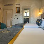 Manors Hotel